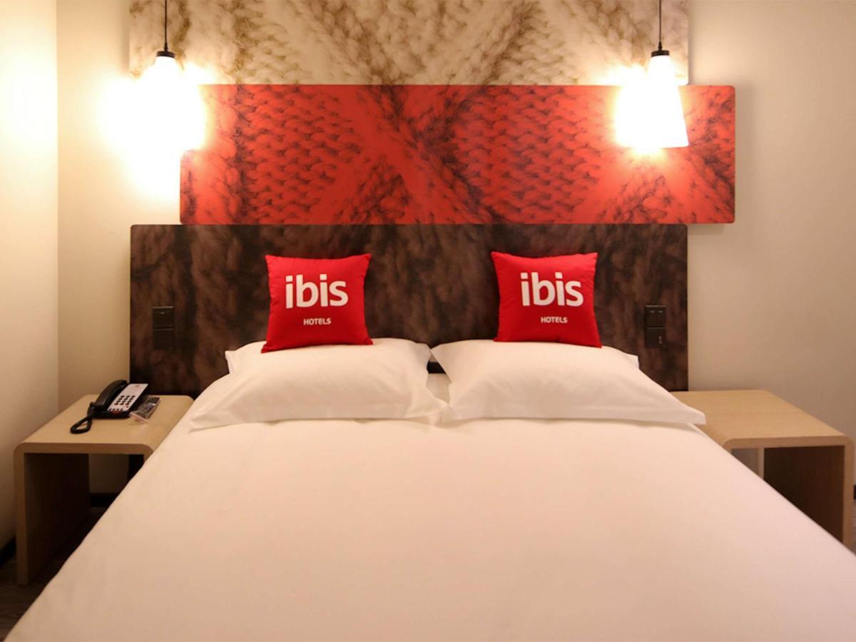 Ibis Shanghai Changshou Road Hotel Экстерьер фото